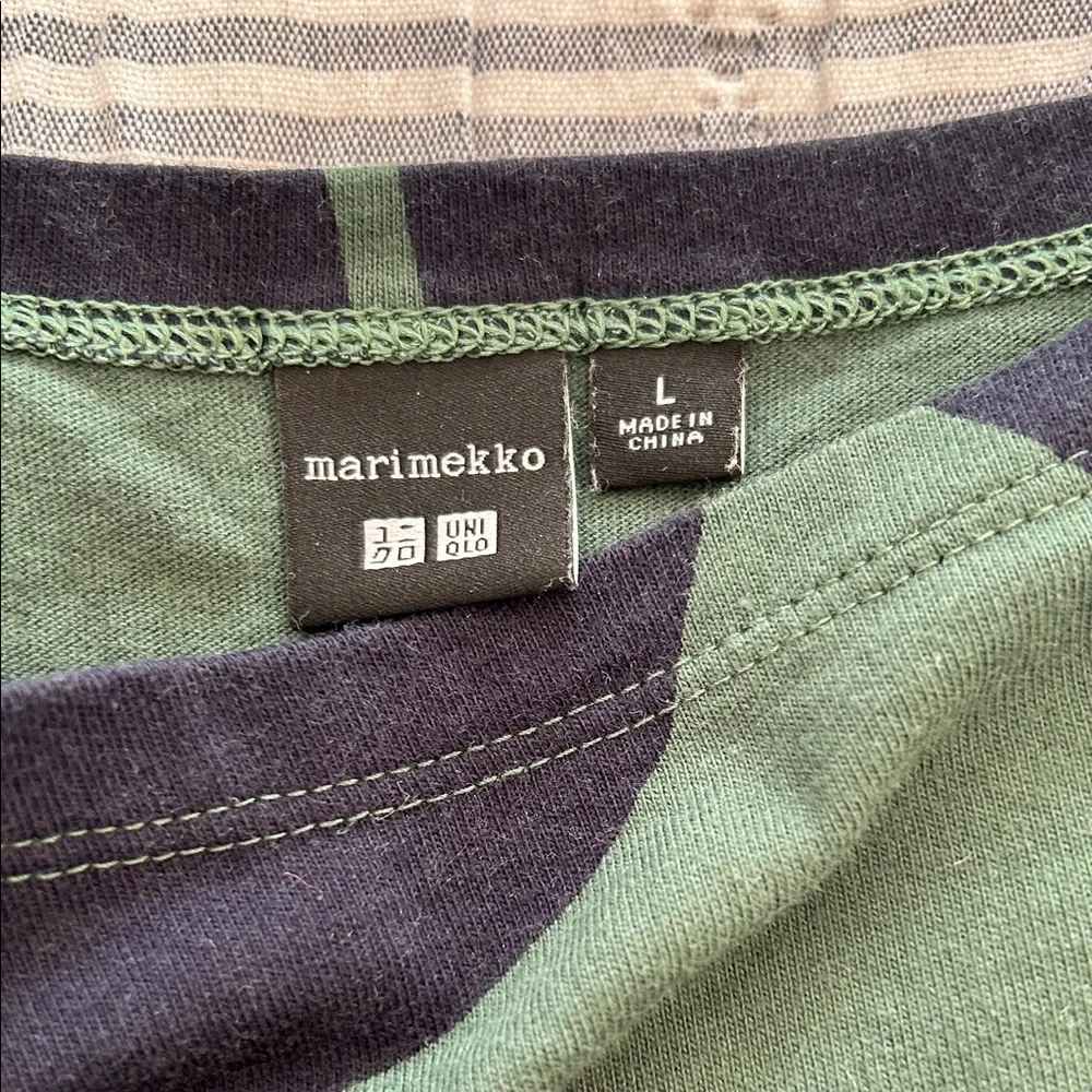Green and Black Polka Dot Long Sleeve Top - Picture 3 of 3